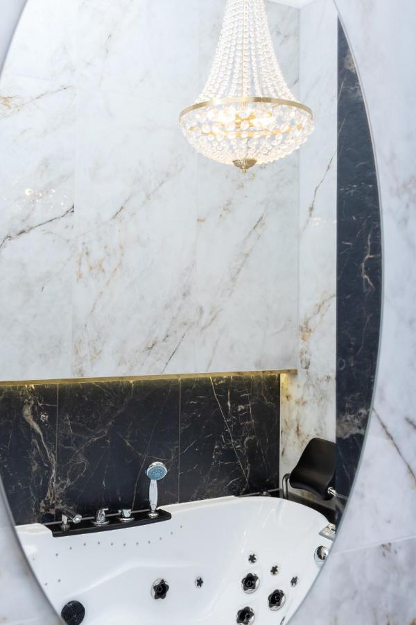 Kazimierz Studio With Jacuzzi By Renters Prestige Cracovia Exterior foto