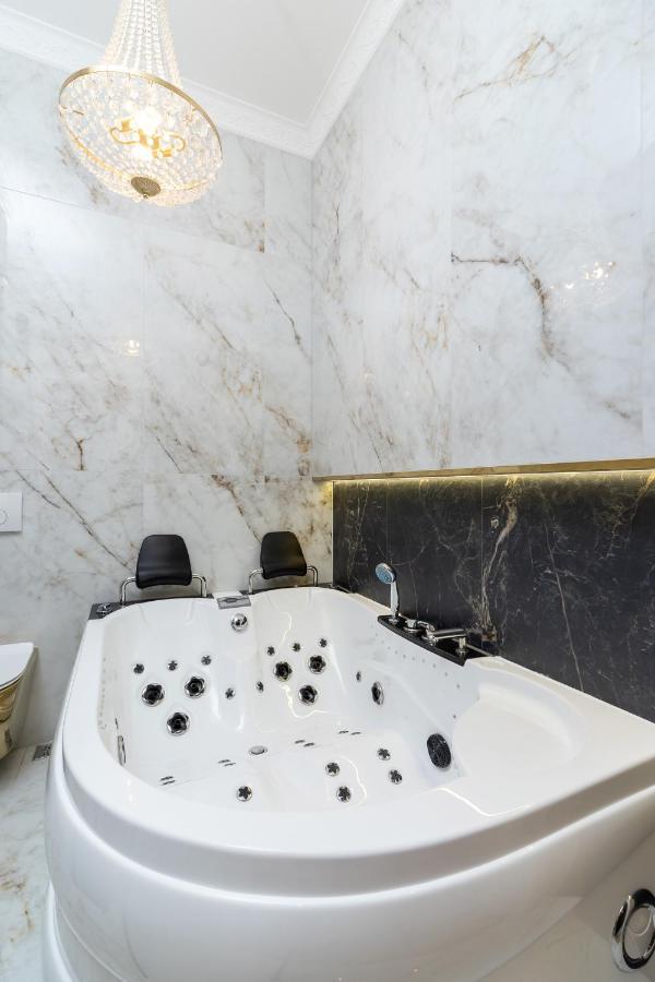 Kazimierz Studio With Jacuzzi By Renters Prestige Cracovia Exterior foto